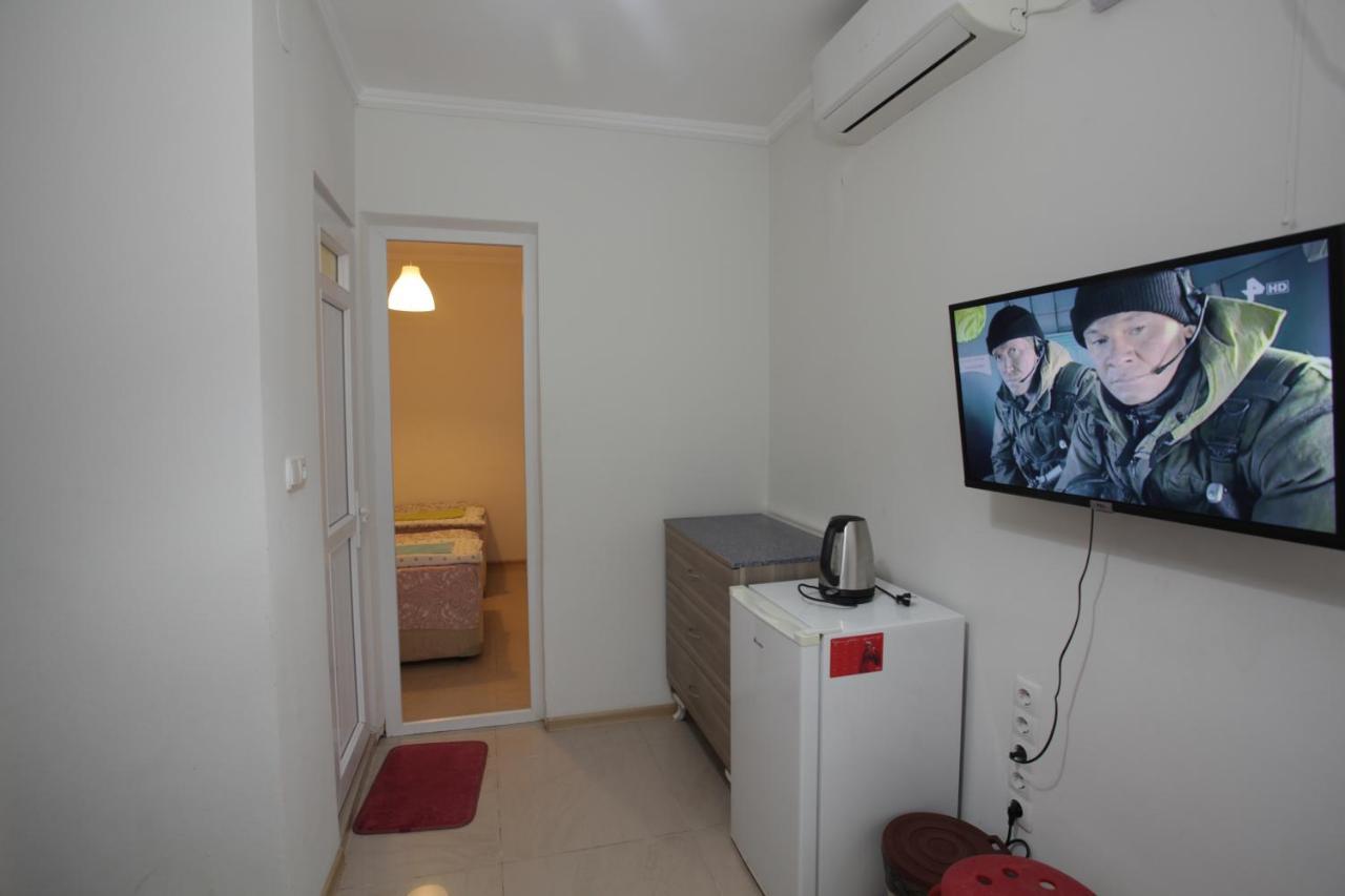 Sukhum City Mini Hotel Sukhumi Esterno foto
